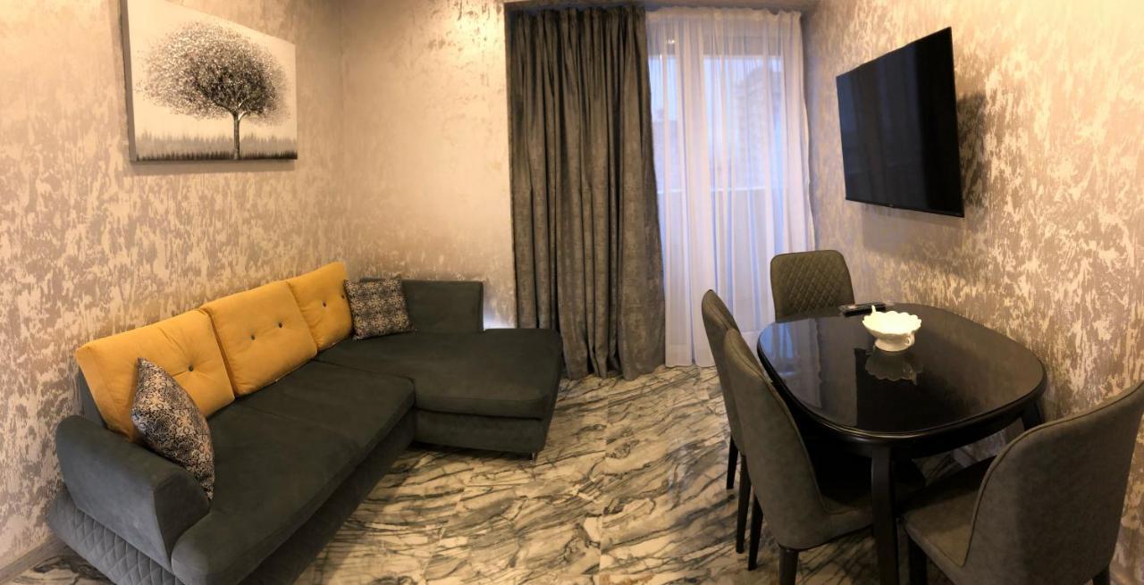 Black Sea VI Dari Apartments บาทูมิ ภายนอก รูปภาพ