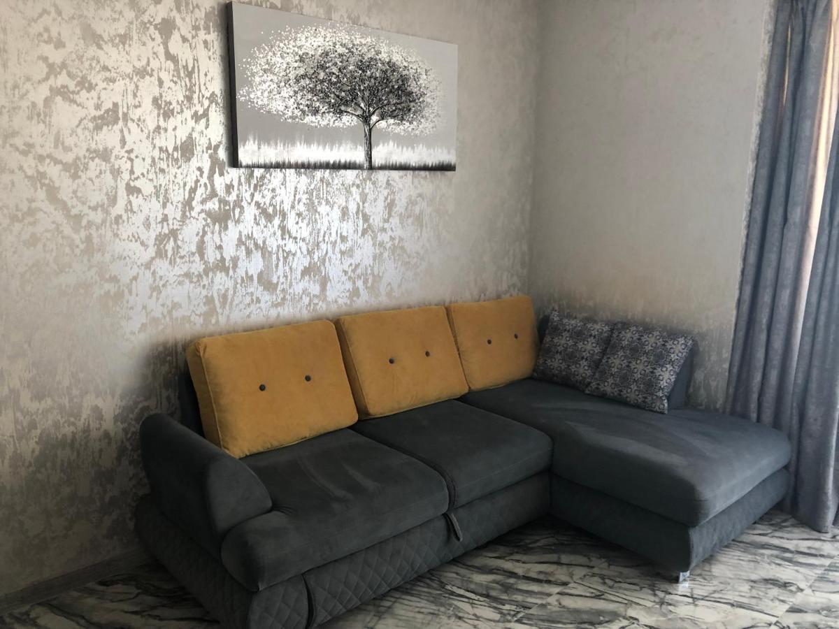 Black Sea VI Dari Apartments บาทูมิ ภายนอก รูปภาพ